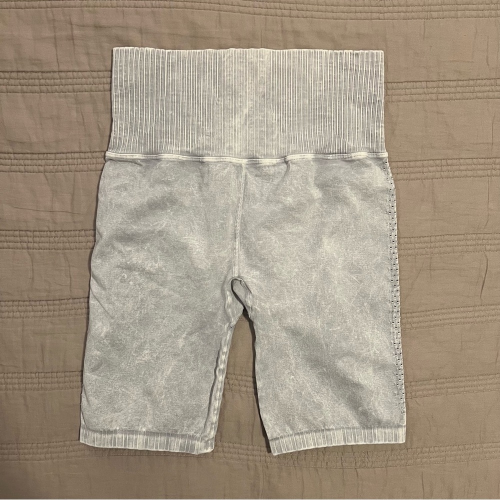 FP Movement Good karma Bike Shorts High-Waisted Ribbed ice gray Like New - Picture 5 of 5